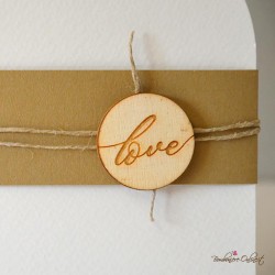 Partecipazione matrimonio quadrata con tag in legno "Love"