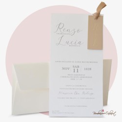Partecipazione Matrimonio con tag rettangolare marrone e nastrino