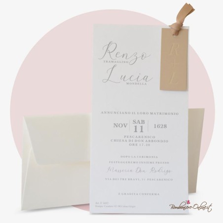 Partecipazione Matrimonio con tag rettangolare marrone e nastrino
