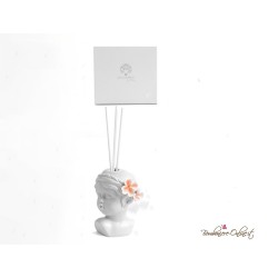 Profumatore bianco ragazza con fiori