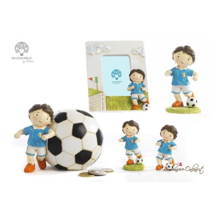 Bomboniera Salvadanaio Bambino Calciatore in Maglia Azzurra
