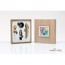 Bomboniera Solidale Set Attrezzi Vino con Scatola Fiorello