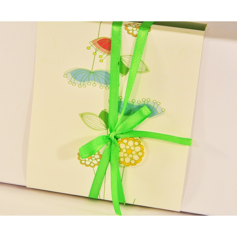 Confezione omboniera matrimonio con decorazione floreale verde
