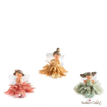 Bomboniera Fatina seduta con Vestito in Tessuto