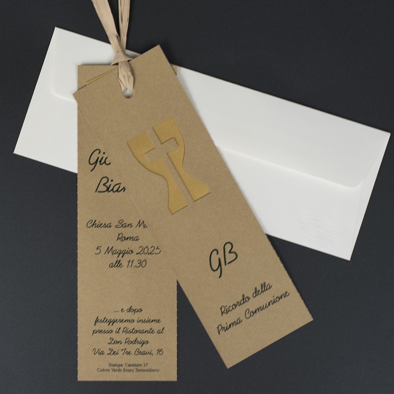 Invito Prima Comunione verticale avana con intaglio Croce e Calice