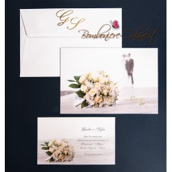 Partecipazione matrimonio bouquet in primo piano